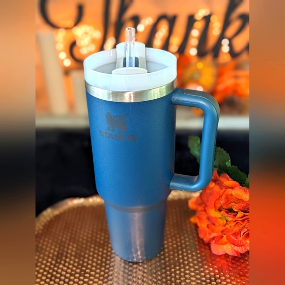 Stanley Quencher H2.0 Flowstate Tumbler 40oz stormy sea navy blue - Picture 1 of 2